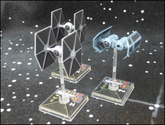 Une patrouille de chasseurs TIE en route pour La�tus